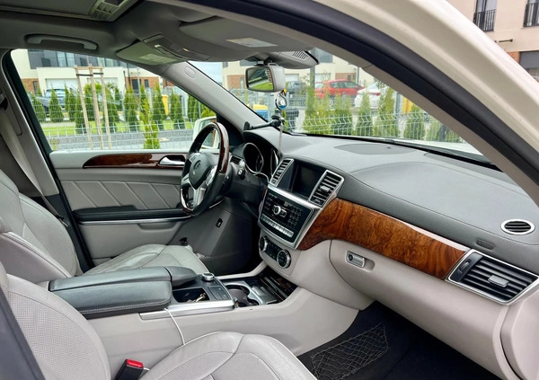 Mercedes-Benz GL cena 139000 przebieg: 253413, rok produkcji 2013 z Murowana Goślina małe 781